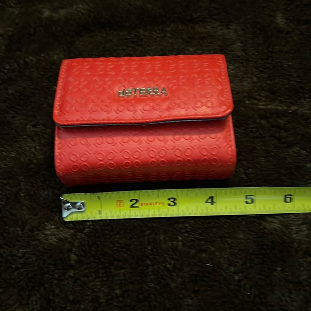 NWOT - DoTERRA Red ❤️ Vitamin Holder. Great for travel or daily in your purse 👛